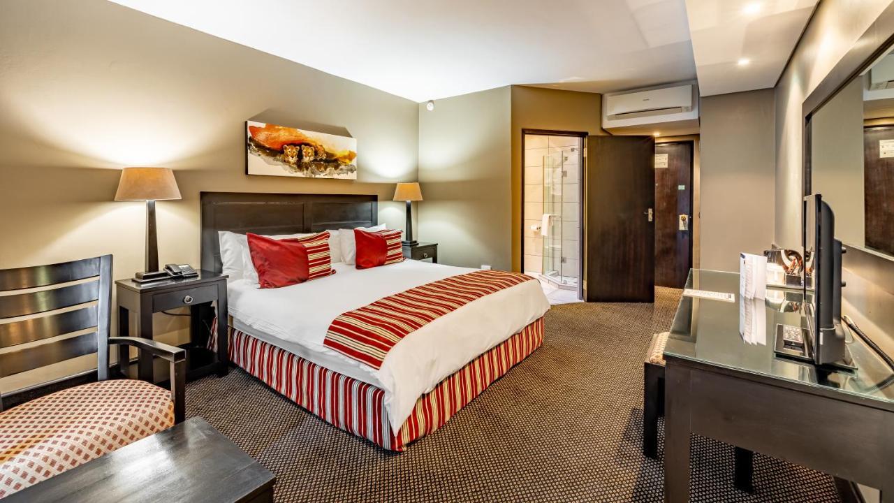 African Sky Hotels - Pine Lake Inn وايت ريفر المظهر الخارجي الصورة
