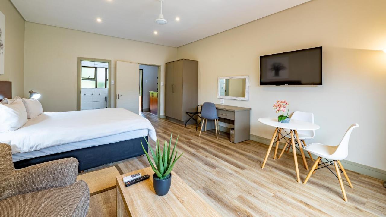 African Sky Hotels - Pine Lake Inn وايت ريفر المظهر الخارجي الصورة