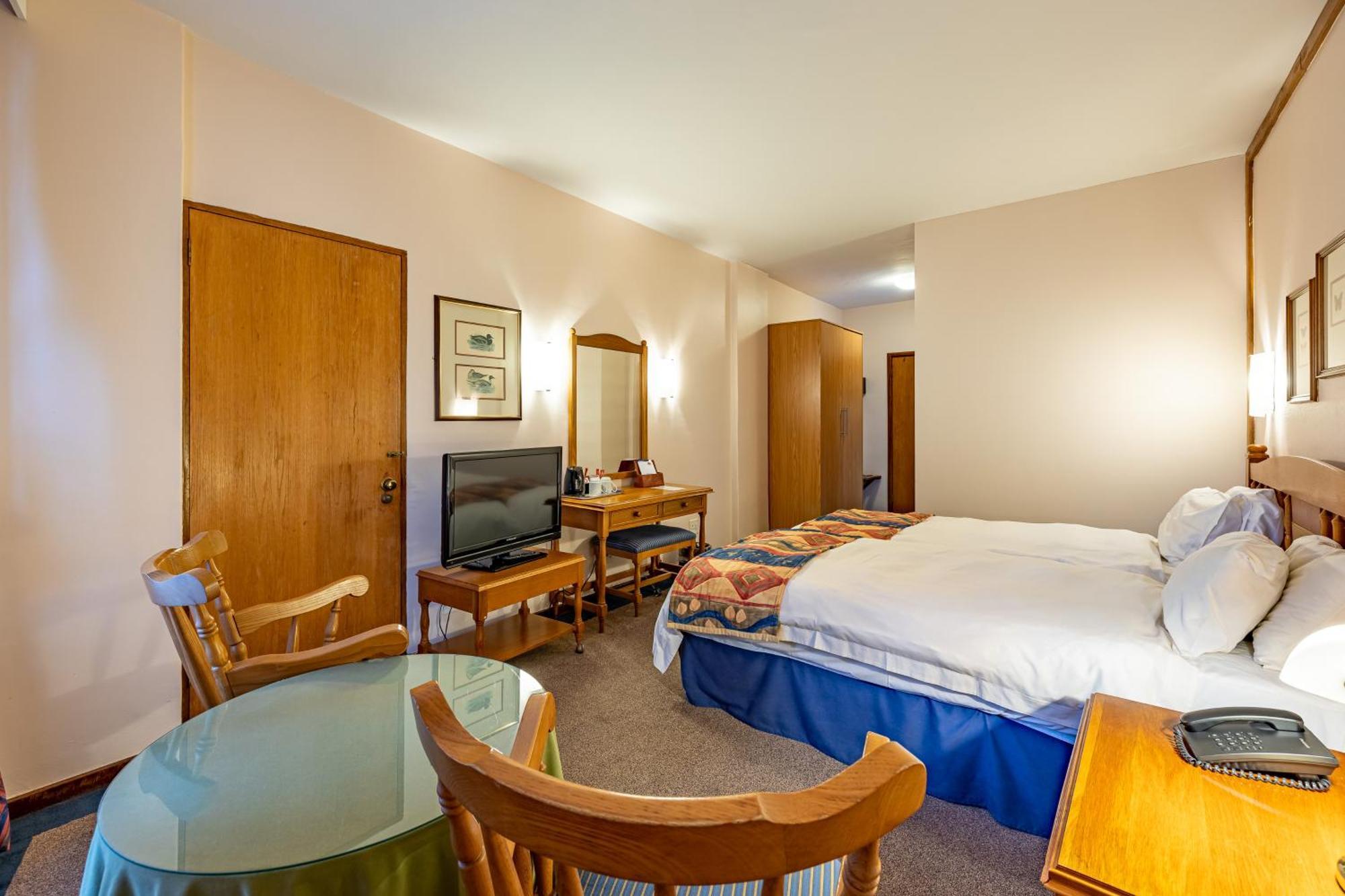 African Sky Hotels - Pine Lake Inn وايت ريفر المظهر الخارجي الصورة