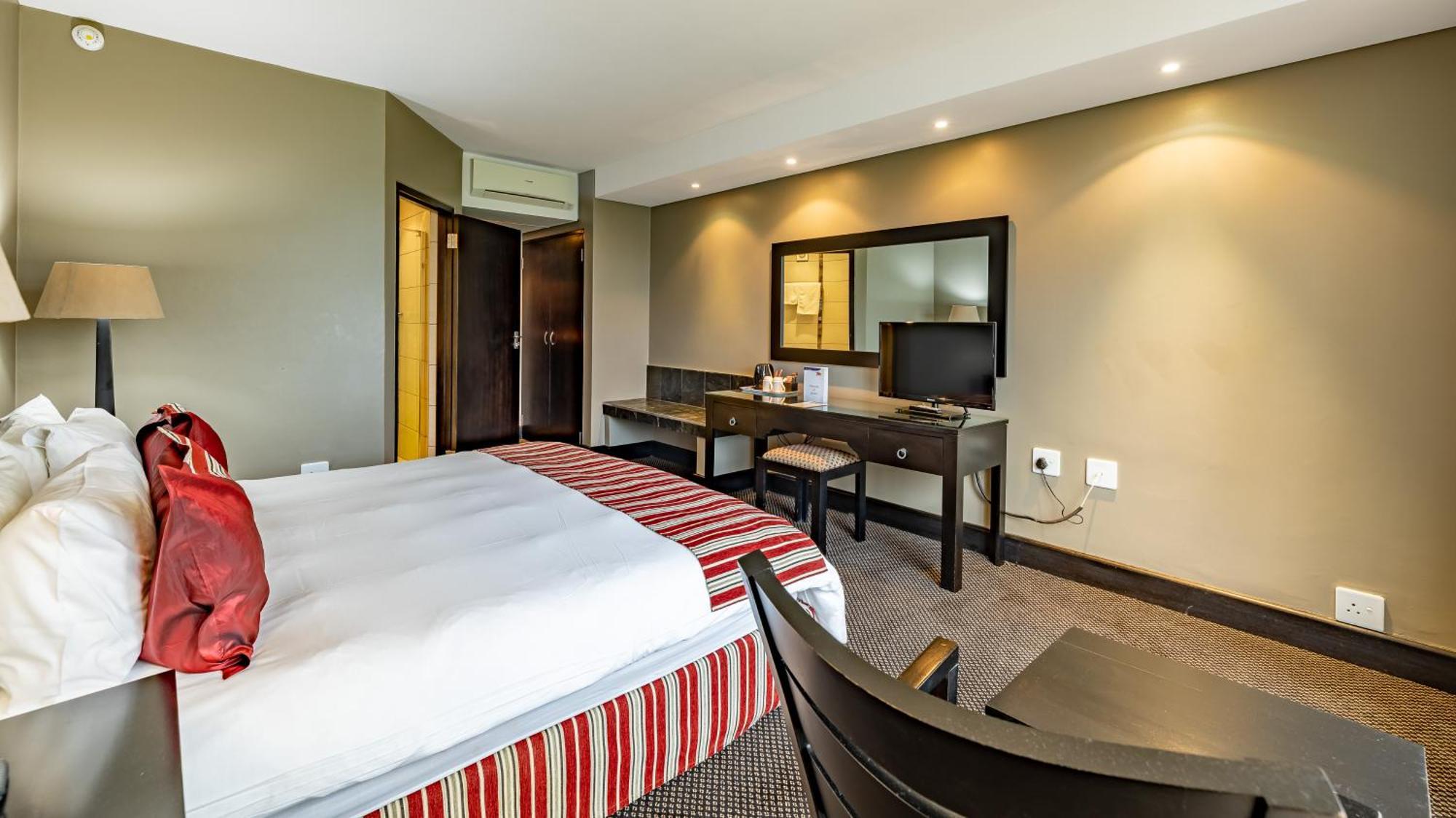 African Sky Hotels - Pine Lake Inn وايت ريفر المظهر الخارجي الصورة