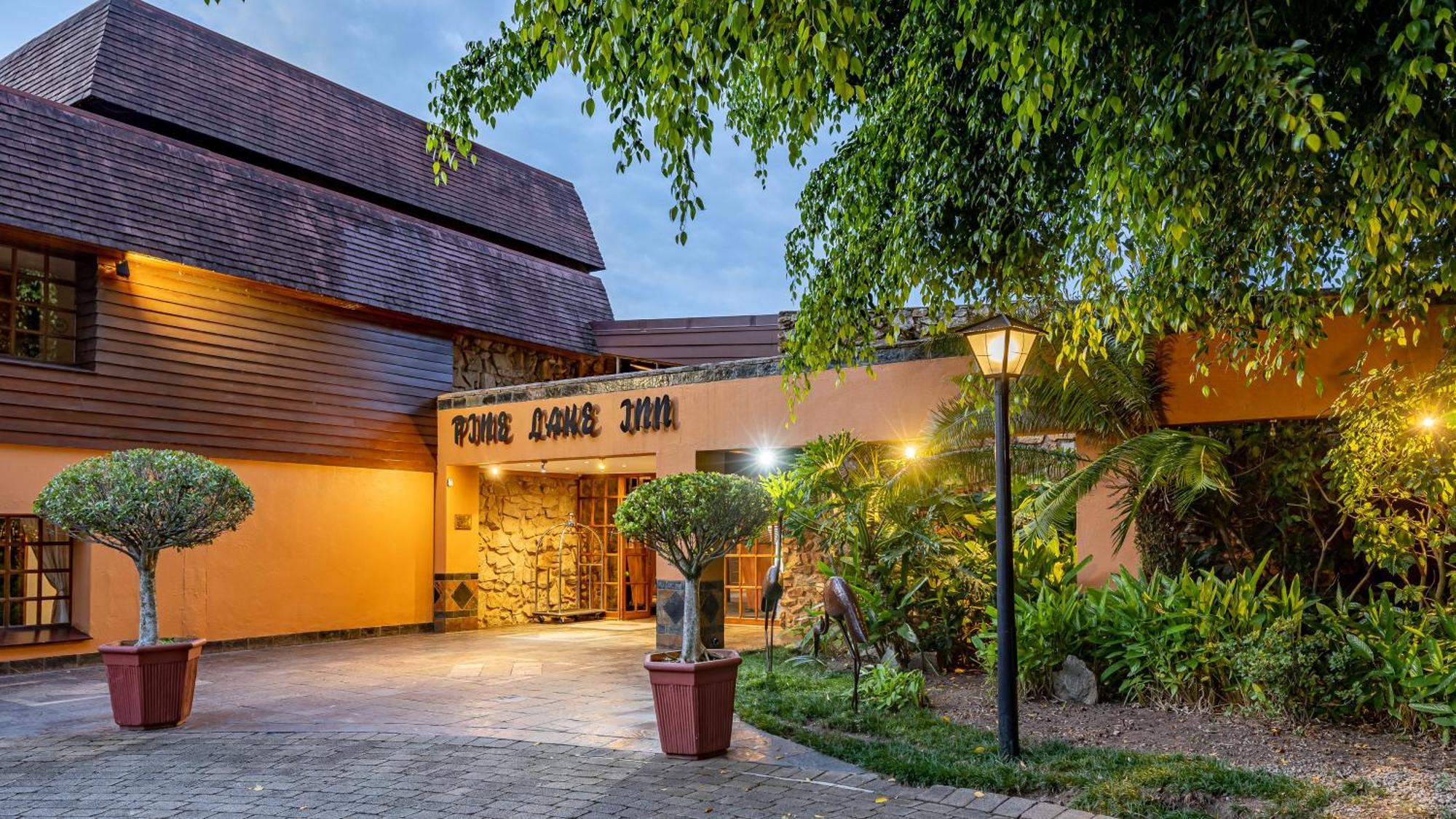 African Sky Hotels - Pine Lake Inn وايت ريفر المظهر الخارجي الصورة