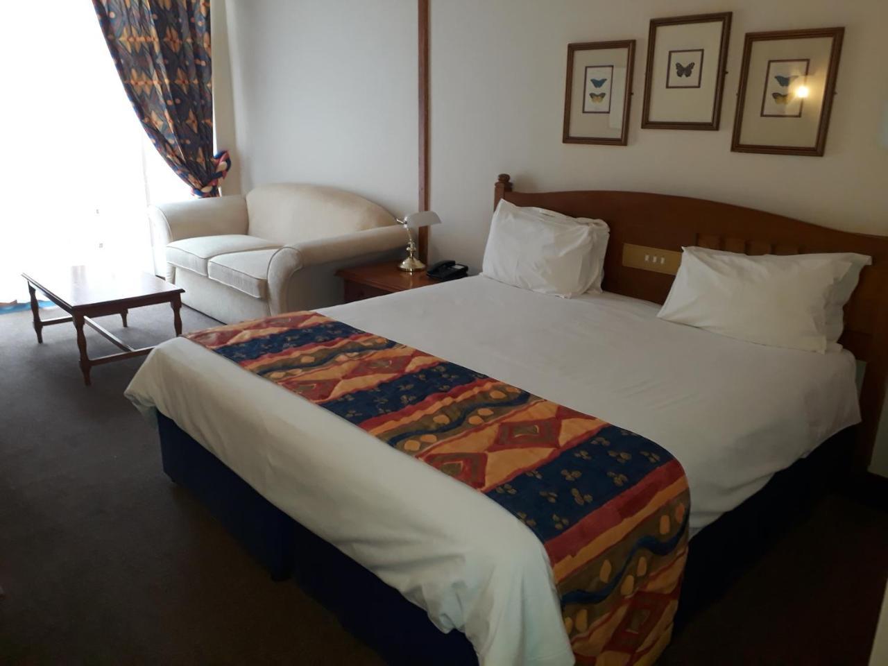 African Sky Hotels - Pine Lake Inn وايت ريفر المظهر الخارجي الصورة