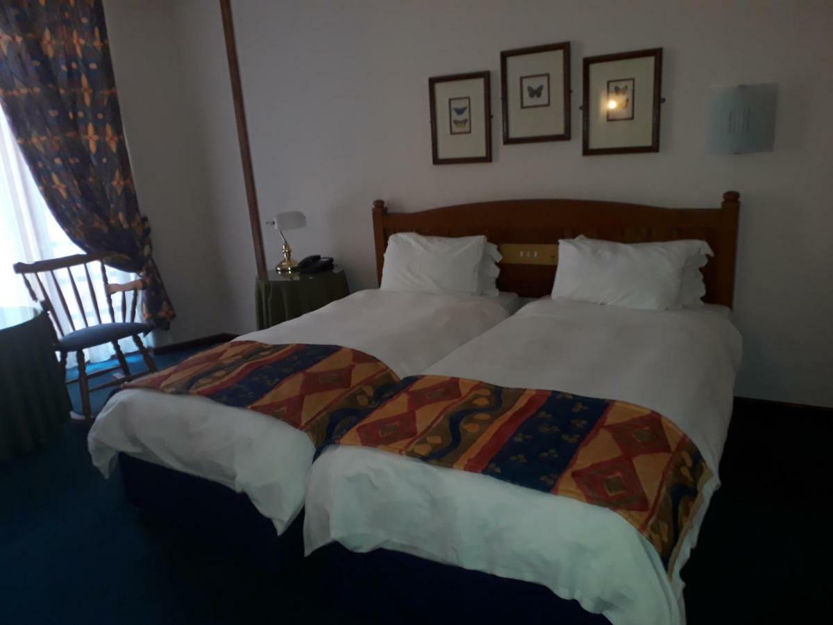 African Sky Hotels - Pine Lake Inn وايت ريفر المظهر الخارجي الصورة